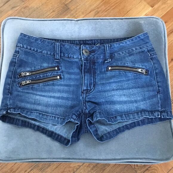 American Eagle Shorts  - Picture 1 of 8